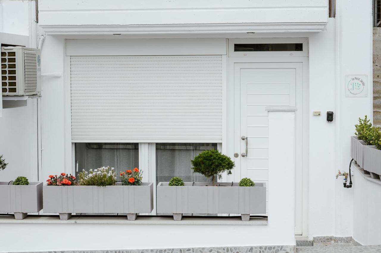 Le Petit Jardin Apartment Volos Bagian luar foto