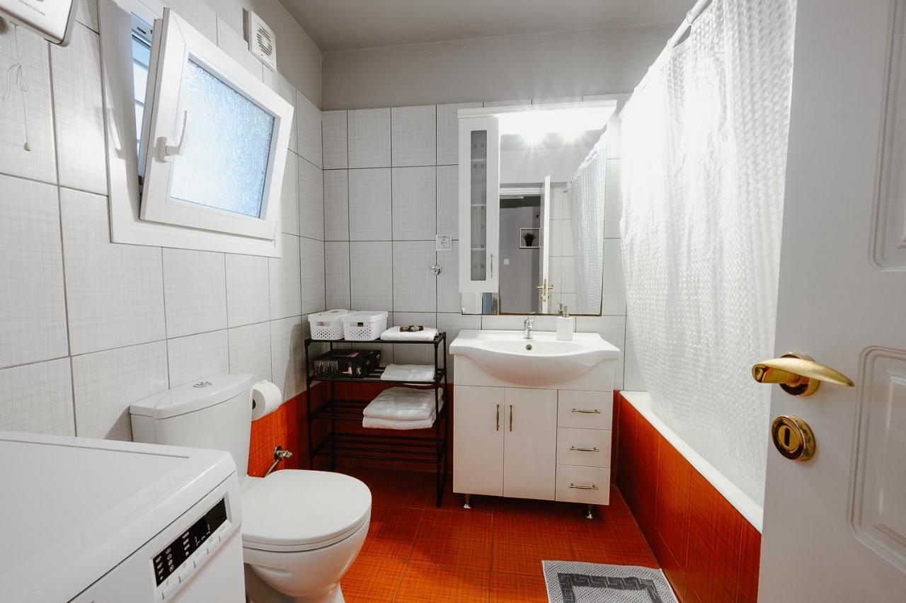 Le Petit Jardin Apartment Volos Bagian luar foto